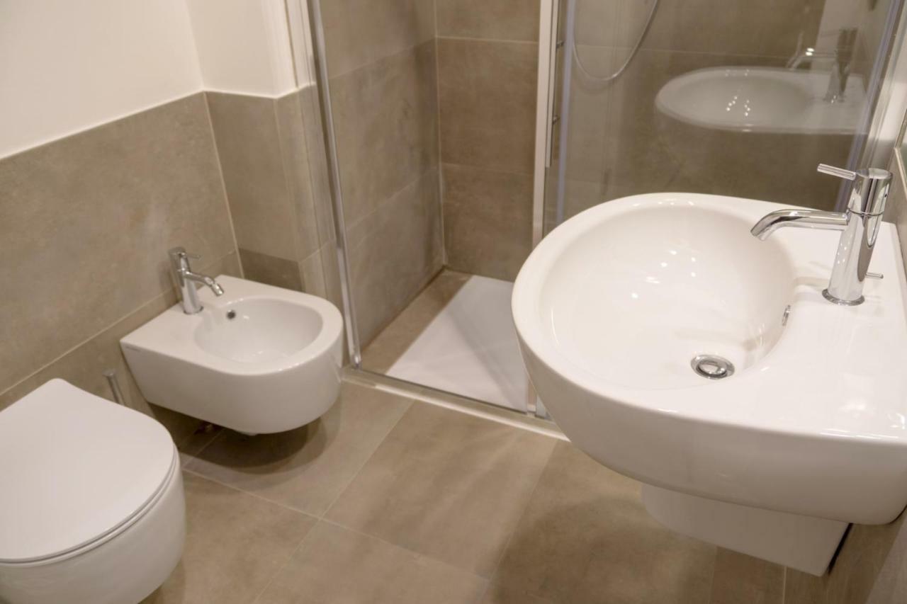 Garda Rooms Desenzano del Garda Kültér fotó