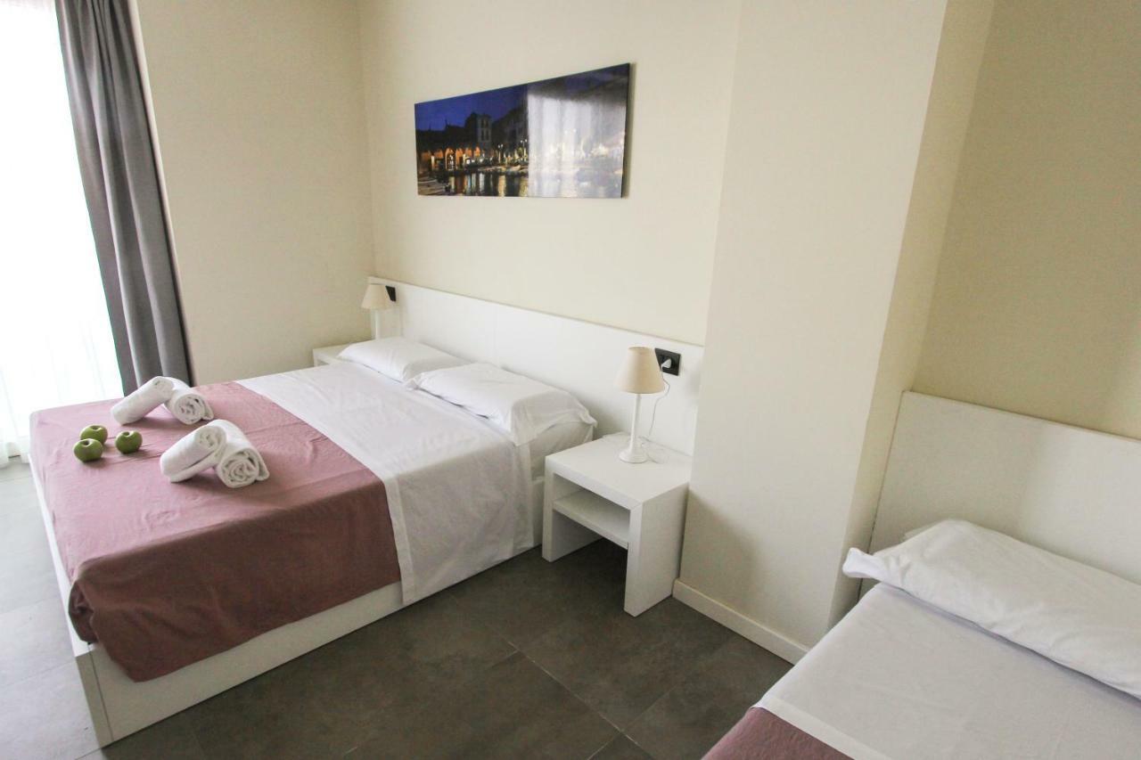 Garda Rooms Desenzano del Garda Kültér fotó
