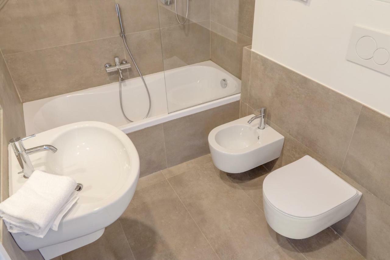 Garda Rooms Desenzano del Garda Kültér fotó